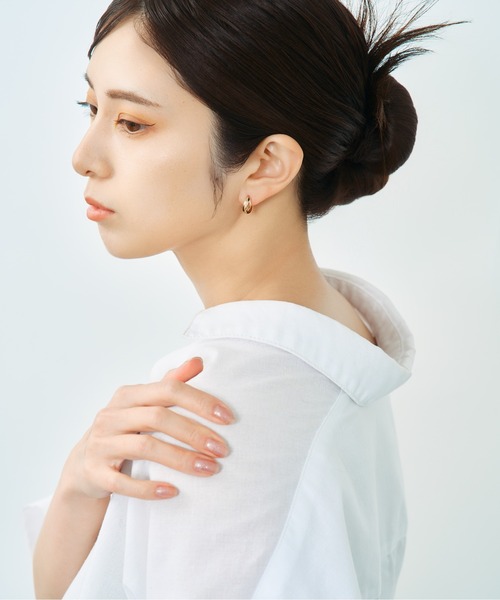 Jewel closet by L&Co.(ジュエルクローゼットバイエルアンドコー)の「K10 フープ ピアス(ピアス(両耳用)・レディース・ゴールド系2/ゴールド系1・FREE)」の15枚目の写真