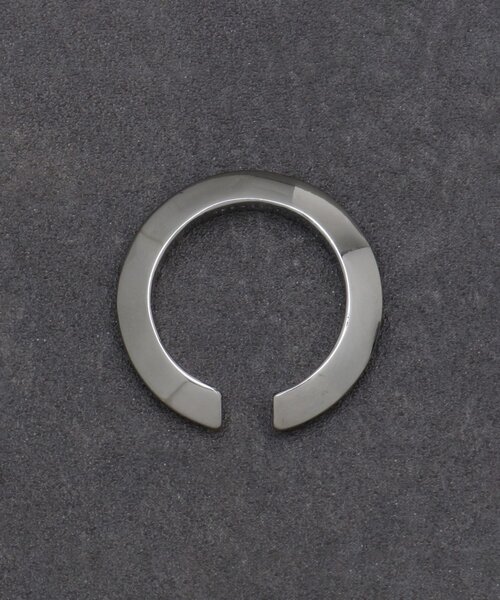 THE SHOP TK （ザ ショップ ティーケー ）の「トライアングルパターンリング（リング・メンズ・ゴールド/シルバー・00）」の5枚目の写真