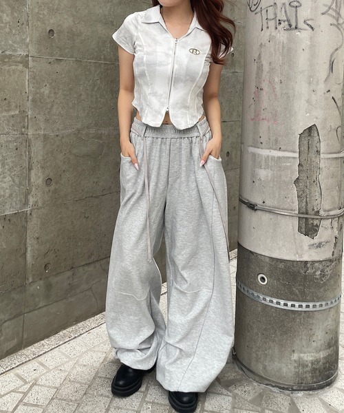 ROGER AND RAW(ロジャーアンドロウ)の「プレート付きスキッパー半袖トップス(Tシャツ/カットソー・レディース・ホワイト/ブラック/グレー・MEDIUM)」の8枚目の写真