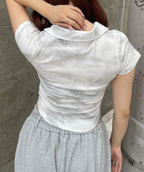 ROGER AND RAW(ロジャーアンドロウ)の「プレート付きスキッパー半袖トップス(Tシャツ/カットソー・レディース・ホワイト/ブラック/グレー・MEDIUM)」の7枚目の写真