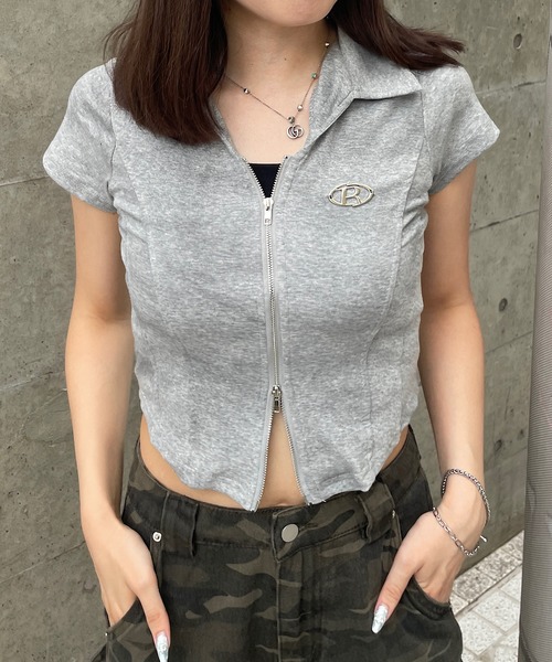 ROGER AND RAW(ロジャーアンドロウ)の「プレート付きスキッパー半袖トップス(Tシャツ/カットソー・レディース・ホワイト/ブラック/グレー・MEDIUM)」の13枚目の写真