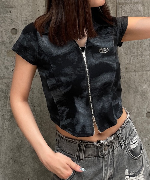 ROGER AND RAW(ロジャーアンドロウ)の「プレート付きスキッパー半袖トップス(Tシャツ/カットソー・レディース・ホワイト/ブラック/グレー・MEDIUM)」の15枚目の写真