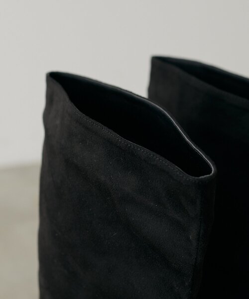 natural couture(ナチュラルクチュール)の「スウェードロングブーツ(ブーツ・レディース・モカ/ブラック・MEDIUM/LARGE)」の17枚目の写真