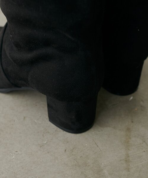 natural couture(ナチュラルクチュール)の「スウェードロングブーツ(ブーツ・レディース・モカ/ブラック・MEDIUM/LARGE)」の15枚目の写真