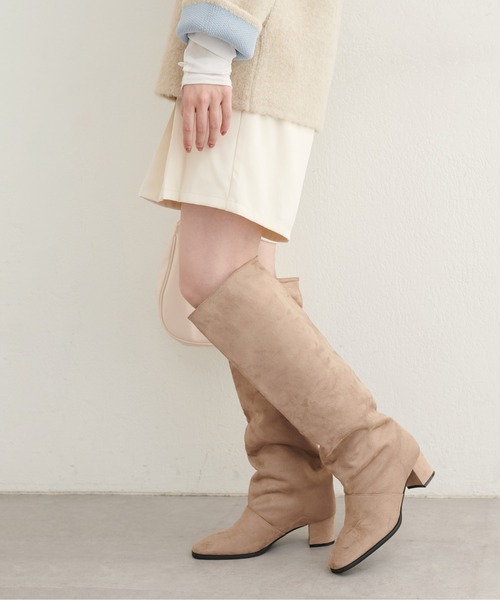 natural couture(ナチュラルクチュール)の「スウェードロングブーツ(ブーツ・レディース・モカ/ブラック・MEDIUM/LARGE)」の5枚目の写真