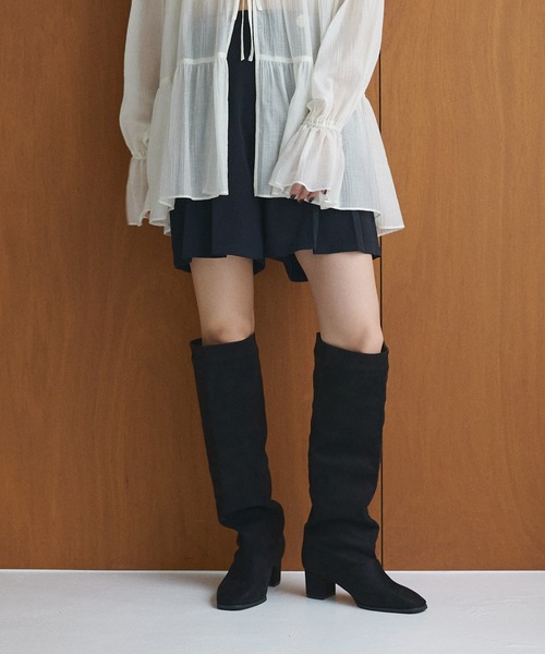 natural couture(ナチュラルクチュール)の「スウェードロングブーツ(ブーツ・レディース・モカ/ブラック・MEDIUM/LARGE)」の9枚目の写真