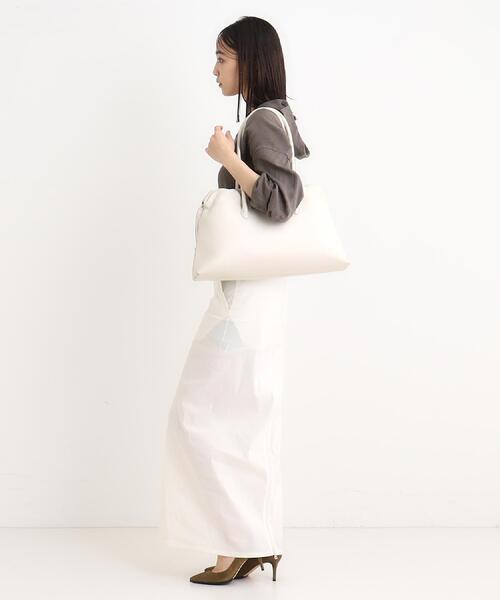 TOFF&LOADSTONE（トフアンドロードストーン）の「【LEE 11月号掲載】シュシュ（L）（ハンドバッグ・レディース・ブラウン系その他2/ホワイト系/ブラック・00）」の5枚目の写真