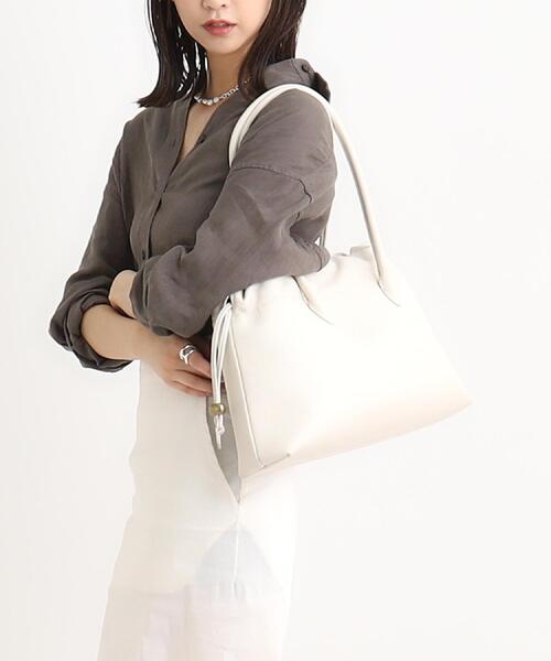 TOFF&LOADSTONE（トフアンドロードストーン）の「【LEE 11月号掲載】シュシュ（L）（ハンドバッグ・レディース・ブラウン系その他2/ホワイト系/ブラック・00）」の6枚目の写真