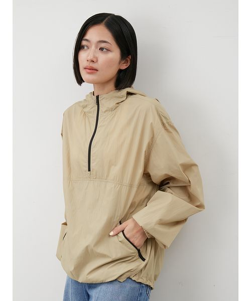 Mila Owen（ミラオーウェン）の「撥水リサイクルナイロンアノラックパーカー（パーカー・レディース・アイボリー/ベージュ・F）」の3枚目の写真