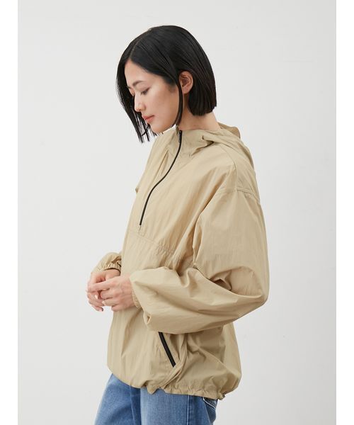 Mila Owen（ミラオーウェン）の「撥水リサイクルナイロンアノラックパーカー（パーカー・レディース・アイボリー/ベージュ・F）」の7枚目の写真