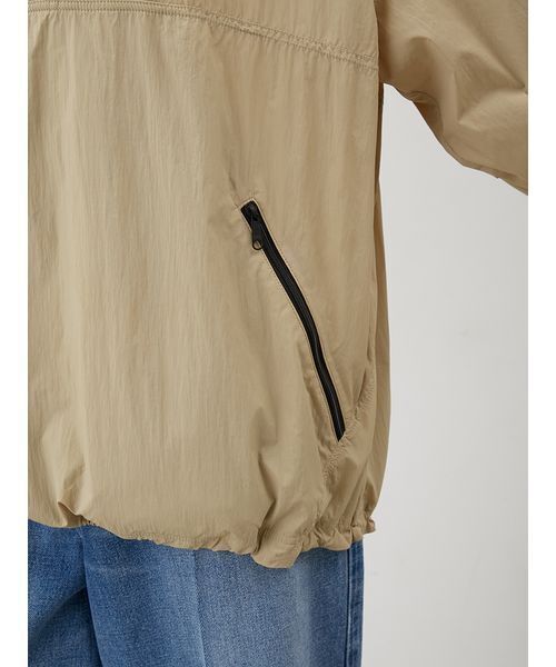 Mila Owen（ミラオーウェン）の「撥水リサイクルナイロンアノラックパーカー（パーカー・レディース・アイボリー/ベージュ・F）」の11枚目の写真