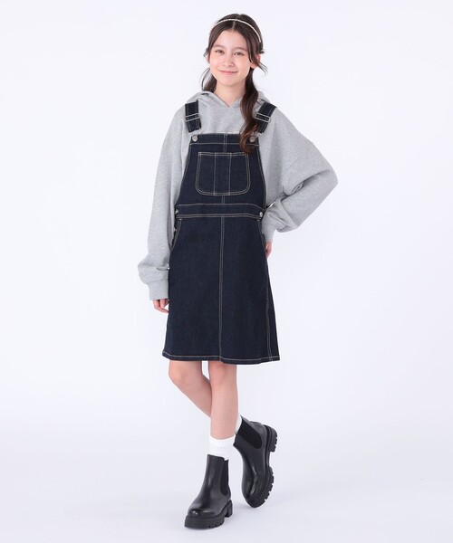 SHIPS(シップス)の「SHIPS KIDS:140~150cm /デニム オーバーオール スカート(スカート・キッズ・ネイビー・140/150)」の3枚目の写真
