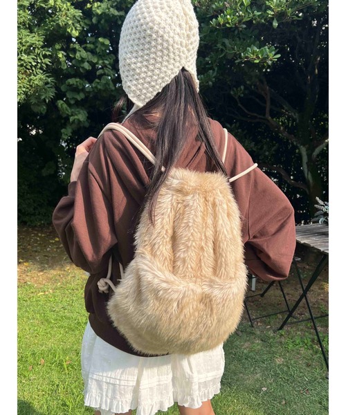 WC（ダブル シー）の「《秋冬新作★》モコモコフェイクファーナップサック（バックパック/リュック・レディース・ブラウン/ピンク・FREE）」の2枚目の写真