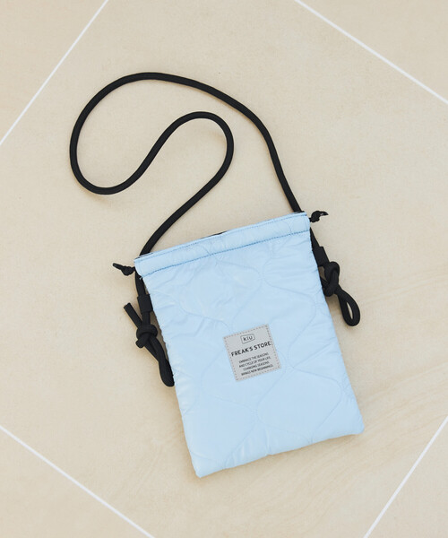 KiU（キウ）の「KiU×FREAK'S STORE/キウ×フリークスストア 別注 PUFFY DUAL FACE 2WAY SHOULDER BAG パフィ リバーシブル デュアルフェイス ショルダーバッグ（ショルダーバッグ・メンズ・シルバー/ブラック・ONE SIZE）」の12枚目の写真