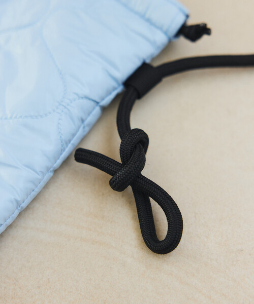 KiU（キウ）の「KiU×FREAK'S STORE/キウ×フリークスストア 別注 PUFFY DUAL FACE 2WAY SHOULDER BAG パフィ リバーシブル デュアルフェイス ショルダーバッグ（ショルダーバッグ・メンズ・シルバー/ブラック・ONE SIZE）」の16枚目の写真