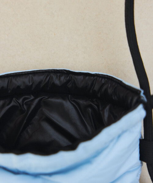 KiU（キウ）の「KiU×FREAK'S STORE/キウ×フリークスストア 別注 PUFFY DUAL FACE 2WAY SHOULDER BAG パフィ リバーシブル デュアルフェイス ショルダーバッグ（ショルダーバッグ・メンズ・シルバー/ブラック・ONE SIZE）」の19枚目の写真