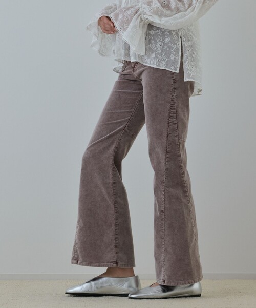 GRACE CONTINENTAL(グレースコンチネンタル)の「コーデュロイフレアパンツ(その他パンツ・レディース・ボルドー/ブルー・34/36/38)」の17枚目の写真