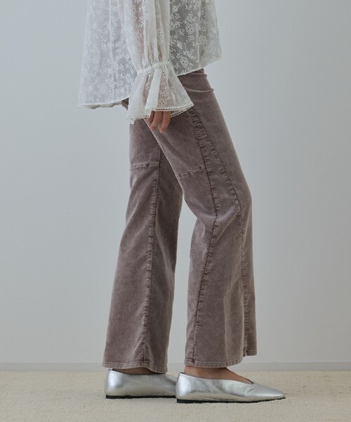 GRACE CONTINENTAL(グレースコンチネンタル)の「コーデュロイフレアパンツ(その他パンツ・レディース・ボルドー/ブルー・34/36/38)」の19枚目の写真