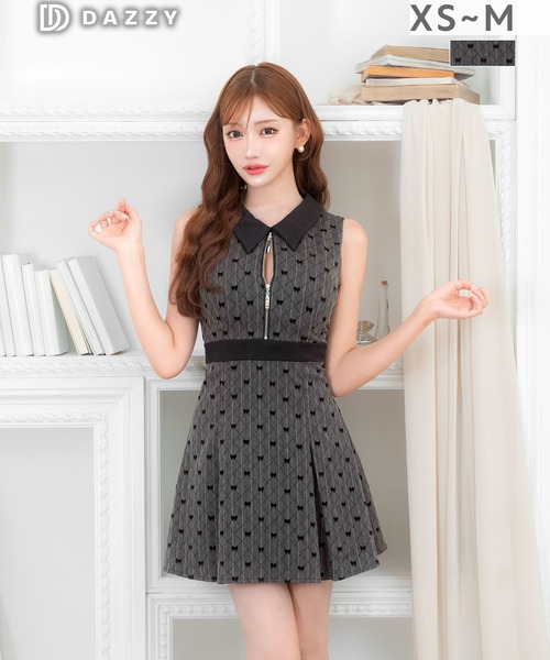 DAZZY(デイジー)の「襟付きジャガードリボンフロントジップAラインミニドレス(ドレス・レディース・ダークグレー・M/S/XS)」の8枚目の写真