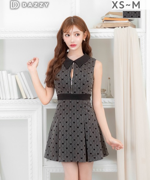 DAZZY(デイジー)の「襟付きジャガードリボンフロントジップAラインミニドレス(ドレス・レディース・ダークグレー・M/S/XS)」の10枚目の写真