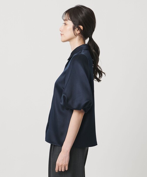 UNITED ARROWS（ユナイテッドアローズ）の「サテン バルーン ブラウス‐ウォッシャブル‐（シャツ/ブラウス・レディース・ブラック/ネイビー・FREE）」の8枚目の写真