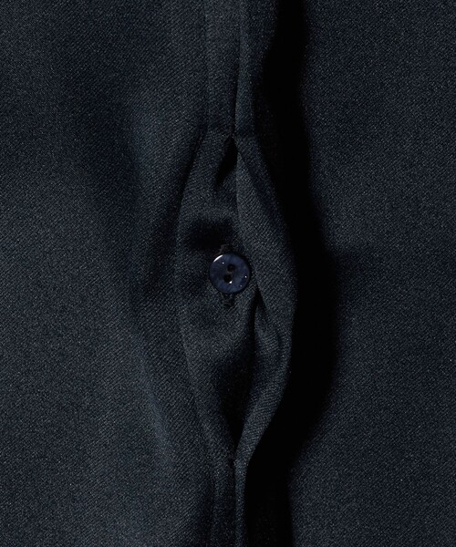 UNITED ARROWS（ユナイテッドアローズ）の「サテン バルーン ブラウス‐ウォッシャブル‐（シャツ/ブラウス・レディース・ブラック/ネイビー・FREE）」の15枚目の写真