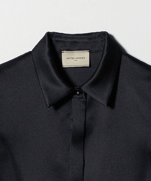 UNITED ARROWS（ユナイテッドアローズ）の「サテン バルーン ブラウス‐ウォッシャブル‐（シャツ/ブラウス・レディース・ブラック/ネイビー・FREE）」の19枚目の写真