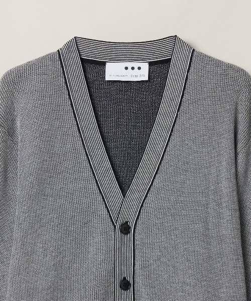 three dots(スリードッツ)の「オーガニックコットン ワッフル カーディガン(カーディガン/ボレロ・メンズ・ブラック系その他/グレー系その他・MEDIUM/LARGE/SMALL)」の6枚目の写真