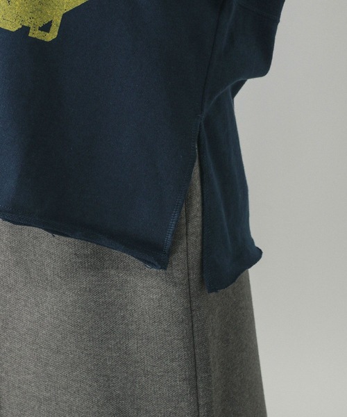 GLOBAL WORK（グローバルワーク）の「リメイク風プリントスウェット長袖/599626（Tシャツ/カットソー・レディース・ライトグレー/ダークグレー/ネイビー・FREE）」の13枚目の写真