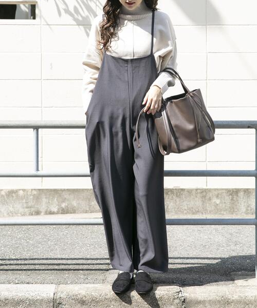 ITEMS URBANRESEARCH(アイテムズ アーバンリサーチ)の「ルーズサロペット(サロペット/オーバーオール・レディース・チャコールグレー/ブラウン・FREE)」の2枚目の写真