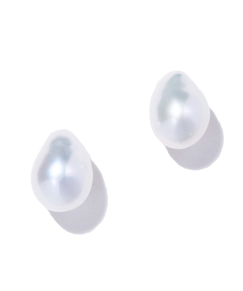 les bonbon(ルボンボン)の「【les bonbon】organic pearl stud pierce /オーガニック パール スタッド ピアス(ピアス(両耳用)・レディース・イエローゴールド/ホワイト/グレー・FREE)」の1枚目の写真