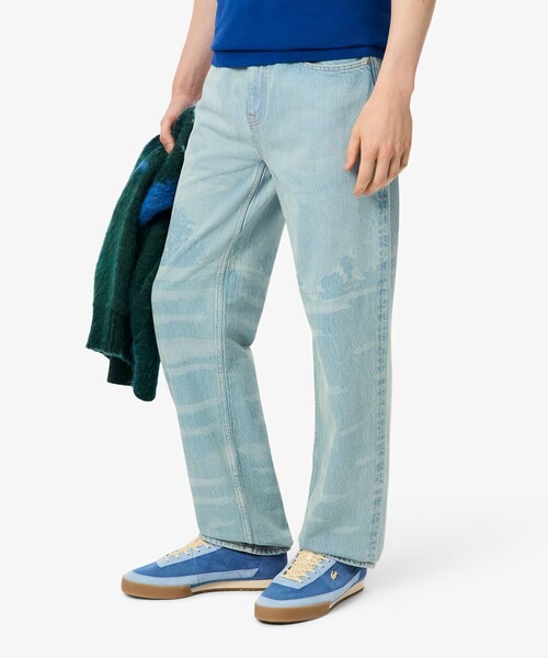 LACOSTE（ラコステ）の「グラフィカルデザイン シャンタコランドスケープモチーフデニムジーンズ（デニムパンツ・メンズ・ブルー・30/31/32/33）」の2枚目の写真