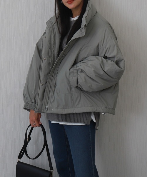 libelle more（リベル モア）の「【高機能中綿】サーモアリーナ (THERMO ARENA)蓄熱ボリュームショートブルゾン 通勤 / 大人カジュアル / ゆったりサイズ / 防寒（ダウンジャケット/コート・レディース・アイボリー/ブラック/オリーブ/ネイビー/モカ・M）」の4枚目の写真