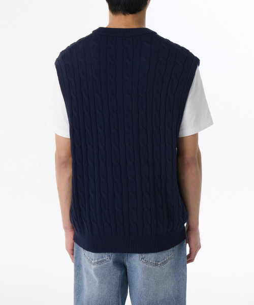 MUSINSA STANDARD（ムシンサスタンダード）の「コットンケーブルVネックニットベスト[ネイビー]（ベスト・メンズ・その他・SMALL/MEDIUM/LARGE/X-LARGE/XX-LARGE）」の2枚目の写真
