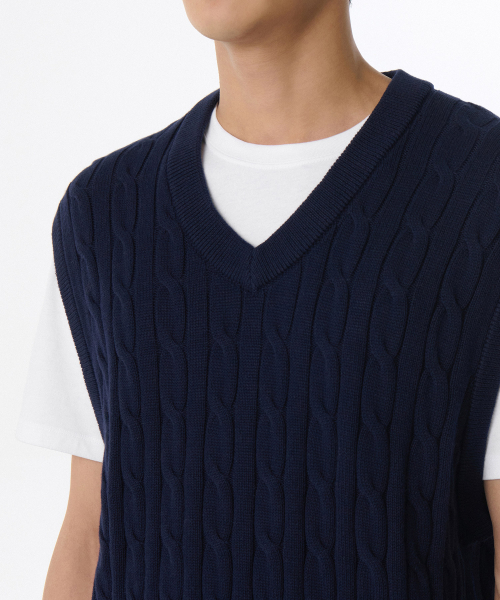 MUSINSA STANDARD（ムシンサスタンダード）の「コットンケーブルVネックニットベスト[ネイビー]（ベスト・メンズ・その他・SMALL/MEDIUM/LARGE/X-LARGE/XX-LARGE）」の3枚目の写真