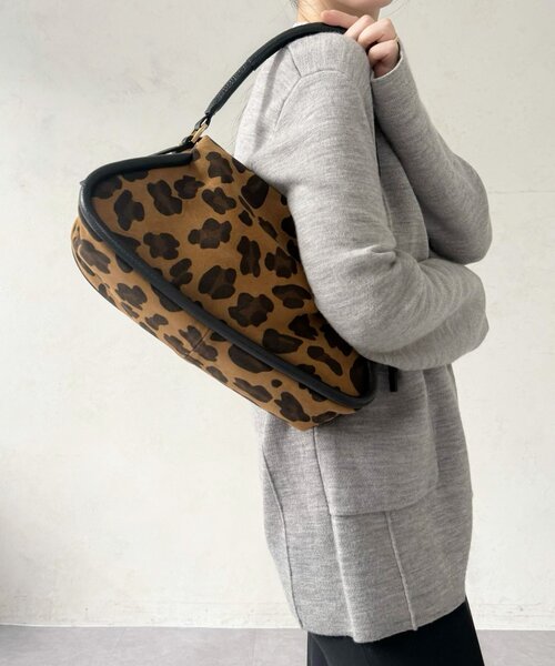 LIVETART(リヴェタート)の「2WAYレザーショルダー(レオパード)(ショルダーバッグ・レディース・ゴールド・FREE)」の4枚目の写真