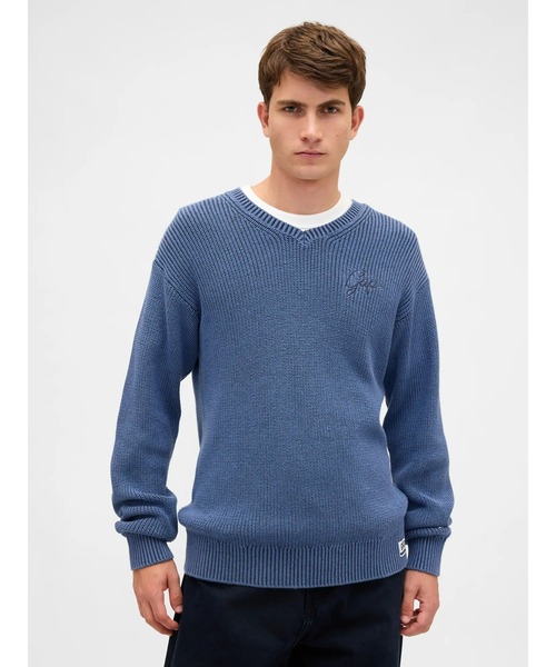 GAP（ギャップ）の「Gapロゴ リラックスフィット Vネックセーター（ニット/セーター・メンズ・オフホワイト/ブルー/ローズ/グリーン・S/XL/L/M/XS）」の4枚目の写真