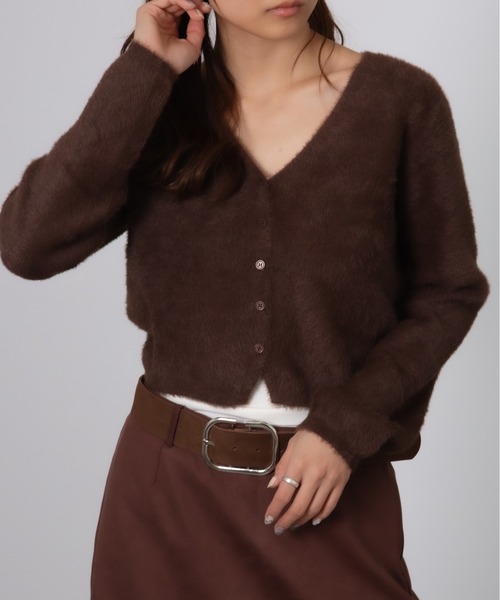 Chiina（チーナ）の「Chiina/Vネック　ショート丈ふわふわカーディガン（カーディガン/ボレロ・レディース・ベージュ/イエロー/ホワイト/ブラウン/ブルー/グレー・FREE）」の3枚目の写真