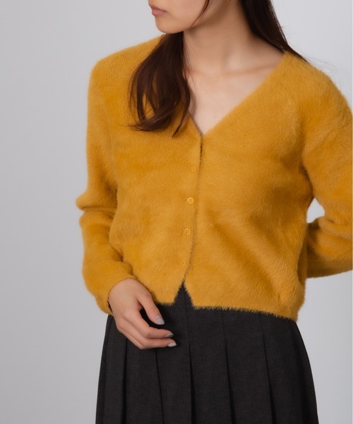 Chiina（チーナ）の「Chiina/Vネック　ショート丈ふわふわカーディガン（カーディガン/ボレロ・レディース・ベージュ/イエロー/ホワイト/ブラウン/ブルー/グレー・FREE）」の6枚目の写真