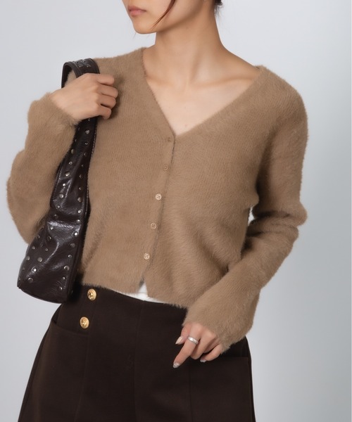 Chiina（チーナ）の「Chiina/Vネック　ショート丈ふわふわカーディガン（カーディガン/ボレロ・レディース・ベージュ/イエロー/ホワイト/ブラウン/ブルー/グレー・FREE）」の18枚目の写真