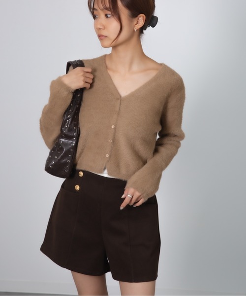 Chiina（チーナ）の「Chiina/Vネック　ショート丈ふわふわカーディガン（カーディガン/ボレロ・レディース・ベージュ/イエロー/ホワイト/ブラウン/ブルー/グレー・FREE）」の17枚目の写真