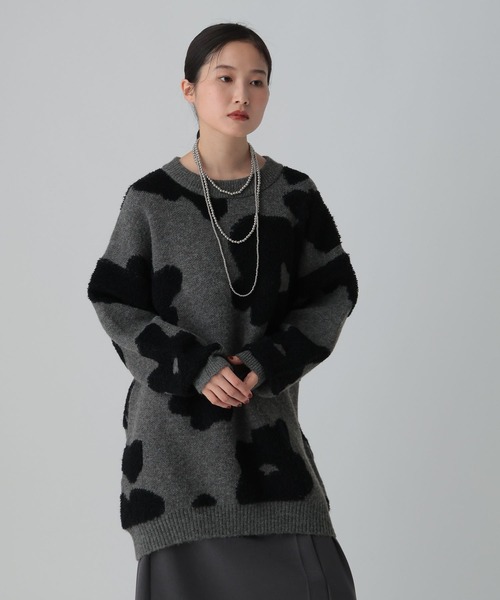 LEPSIM(レプシィム)の「6ゲージループジャガード花柄チュニック 612758(ニット/セーター・レディース・チャコールグレー/レッド・FREE)」の3枚目の写真