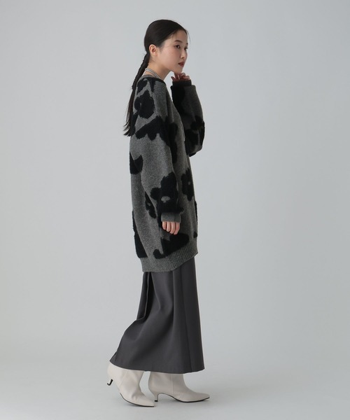 LEPSIM(レプシィム)の「6ゲージループジャガード花柄チュニック 612758(ニット/セーター・レディース・チャコールグレー/レッド・FREE)」の8枚目の写真