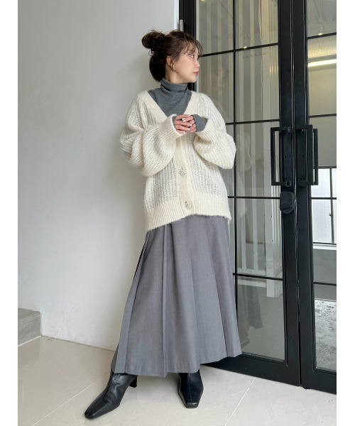Mila Owen（ミラオーウェン）の「【WEB限定】アルパカ混ビジューボタンカーディガン（カーディガン/ボレロ・レディース・ホワイト/ミント/ブラック・F）」の13枚目の写真