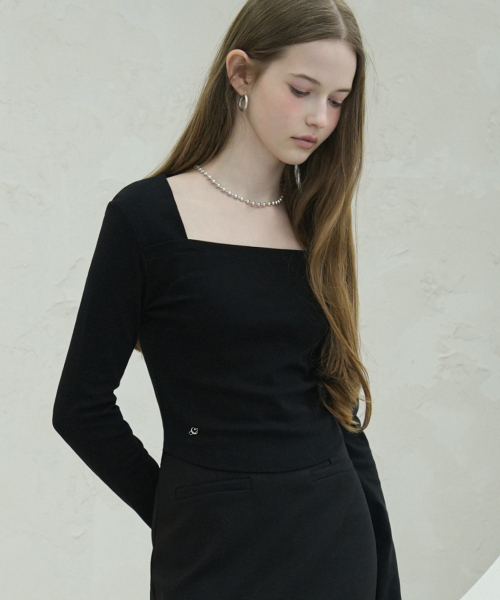 Vivacious(ビバシャス)の「Renee Square Neck Slim Long Sleeve - 5COL(Tシャツ/カットソー・レディース・ブラック/スカイブルー/グレー/チャコール/アイボリー・SMALL/MEDIUM)」の6枚目の写真
