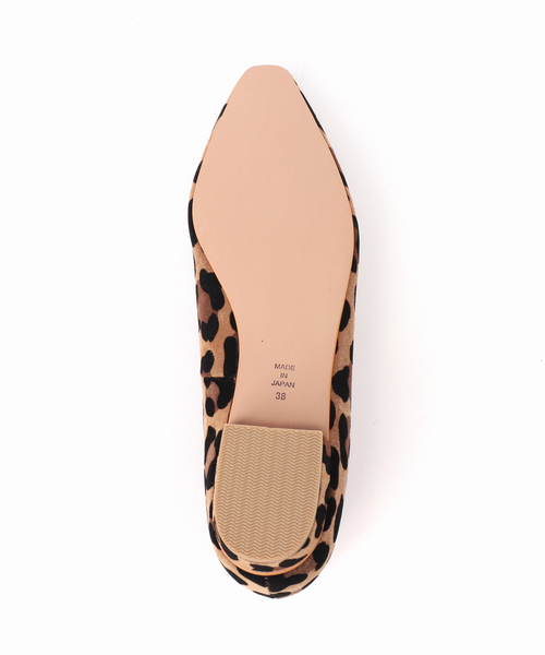 Spick & Span（スピックアンドスパン）の「《WEB限定》Spick & Span レザーポインテッドフラットシューズ（レオパード）（パンプス・レディース・キャメル・36/37/38）」の9枚目の写真