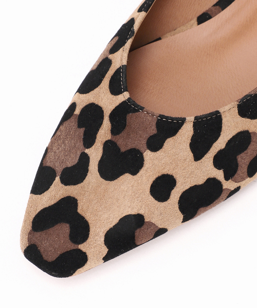 Spick & Span（スピックアンドスパン）の「《WEB限定》Spick & Span レザーポインテッドフラットシューズ（レオパード）（パンプス・レディース・キャメル・36/37/38）」の11枚目の写真