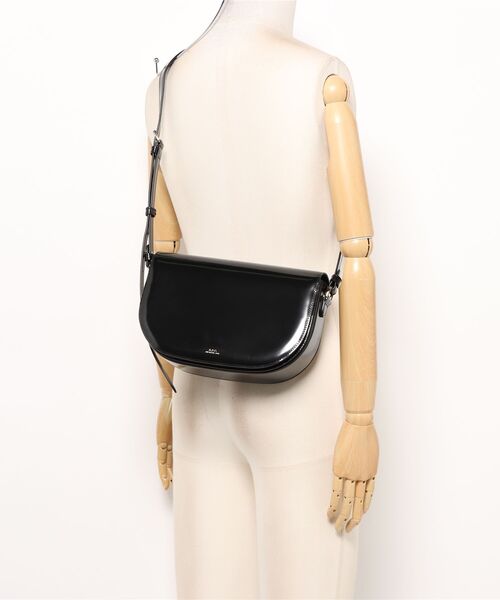 A.P.C.(アーペーセー)の「LE B-SIDE(ショルダーバッグ・レディース・ブラック/ブラウン・ONESIZE)」の5枚目の写真