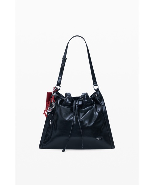 Desigual（デシグアル）の「光沢レザー ドローストリング バケットバッグ（バックパック/リュック・レディース・ブラック・FREE）」の5枚目の写真