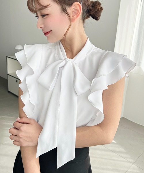 moment+(モーメントプラス)の「厚手シフォンラッフルフリルボウタイブラウス(シャツ/ブラウス・レディース・ネイビー/オフホワイト/ライトベージュ/ブラック・M)」の5枚目の写真